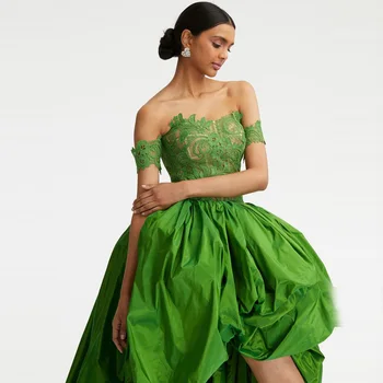 Шик зелени дантелени рокли за абитуриентски бал с дълги ръкави без презрамки 2023 Дизайнерски вечерни рокли с пищни сатенени накъдрен премяна