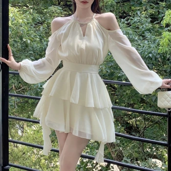 Корейското сексуално отворено ежедневното рокля без презрамки с дълъг ръкав, женски лятото новост 2023, висока градинска мода, гофрированное однотонное вечерна рокля